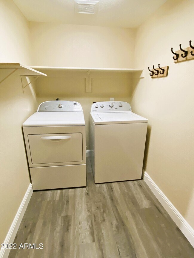 Building Photo - 11049 N 109th Way