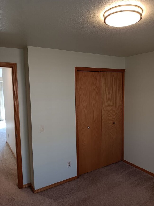 Building Photo - Charming Single-Level Home in Bend’s Mountain View Area