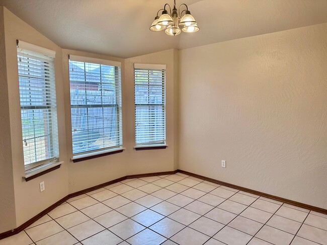 Building Photo - 1128 SW 128th St