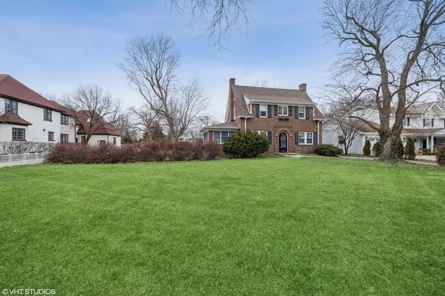 Building Photo - 322 N Monroe St