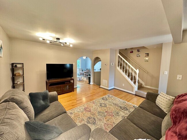 Building Photo - STAFFORD TOWNHOUSES - CLOSE TO QUANTICO