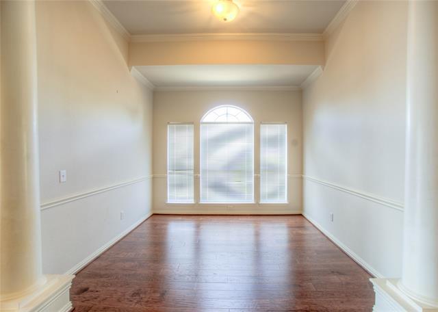 Building Photo - 1221 Greenway Dr