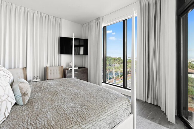 Building Photo - Costa Blanca Deluxe condominium