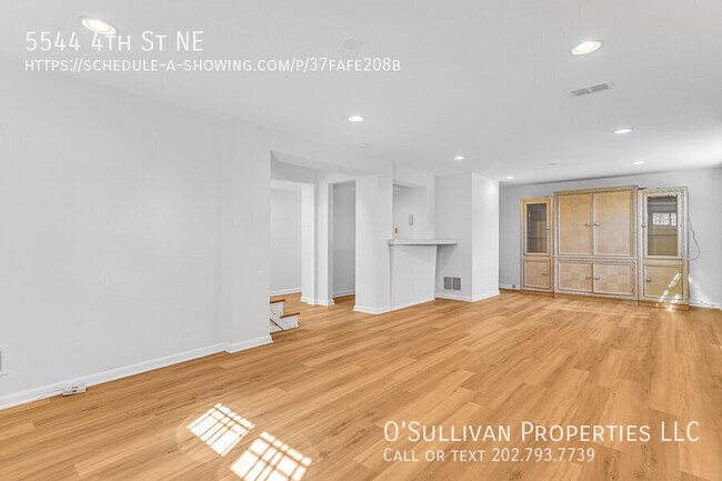 Building Photo - 5544 4th St NE