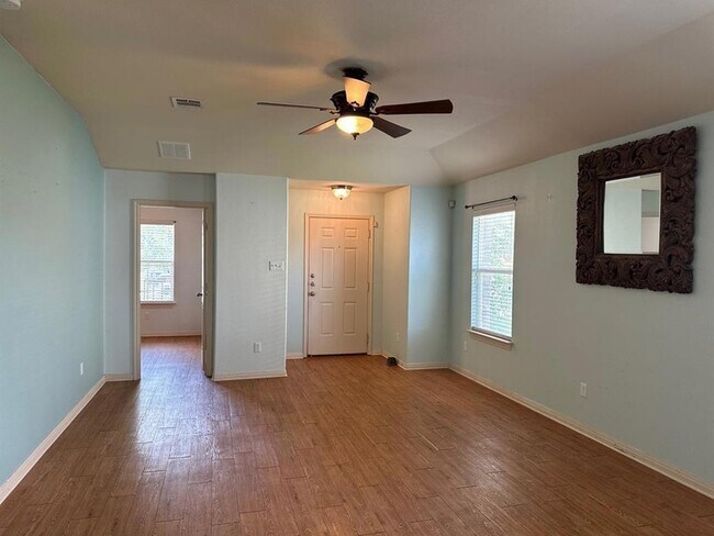 Building Photo - 218 Wildcat Dr