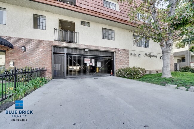 Building Photo - 5121 Klump Ave
