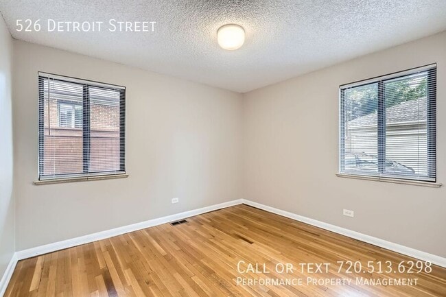 Building Photo - 526 Detroit St