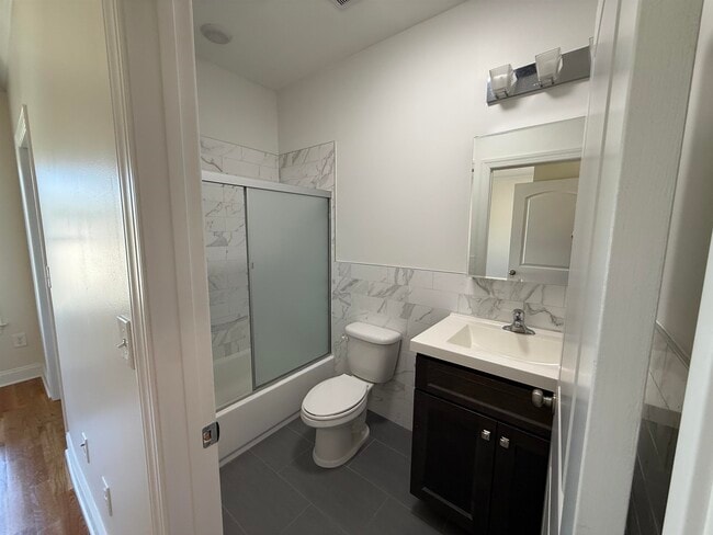 Building Photo - 398 Cator Ave