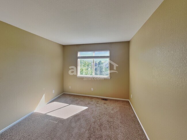 Building Photo - 22414 Quail Run Ln