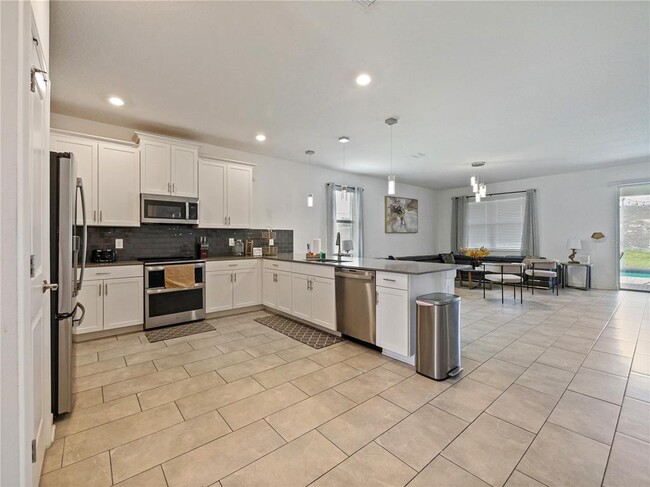Building Photo - 9084 Sommerset Hills Dr