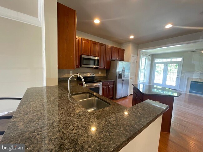 Building Photo - 3550 Tabard Ln
