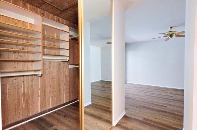 Building Photo - 667 Arroyo Oaks Dr