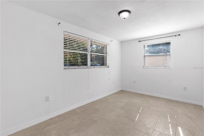 Building Photo - 8623 Parkway Cir