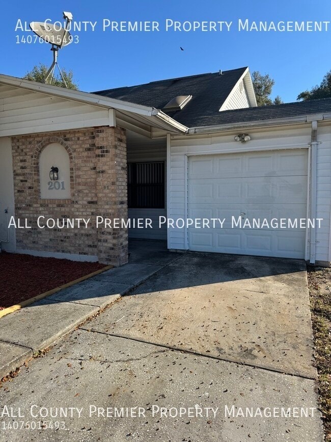 Building Photo - 201 Dovetail Ct