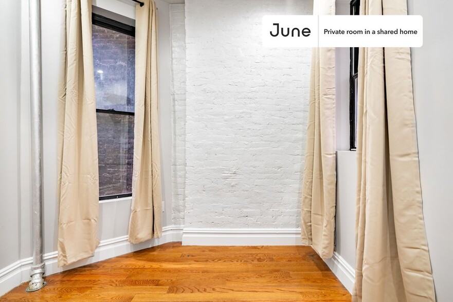 Building Photo - Private bedroom in 2 bed/1 bath Home