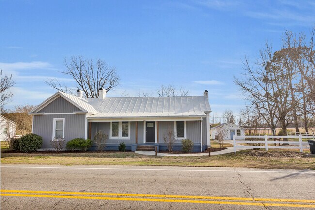 Building Photo - 801 NC-33