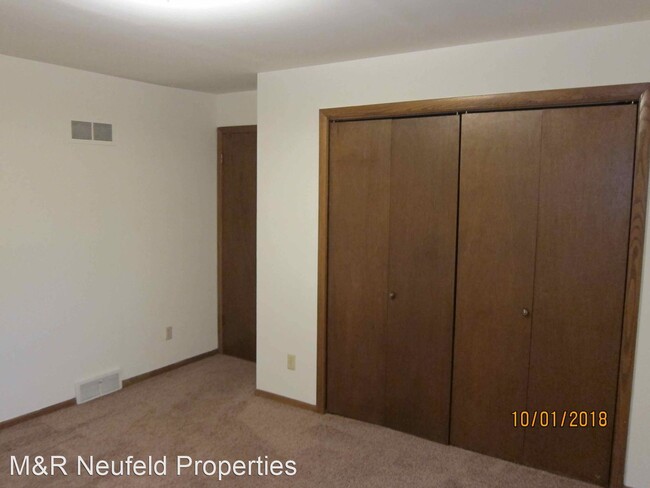 Building Photo - 7210 N Port Washington Rd