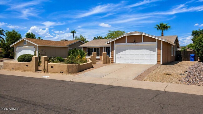 Building Photo - 6808 E Sandra Terrace