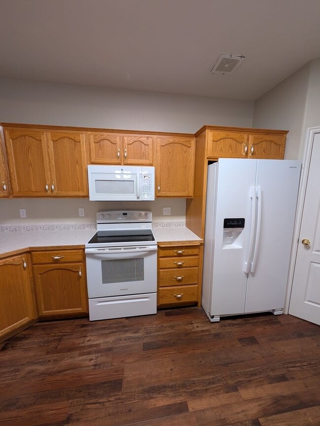 Building Photo - 1366 Delphic Way
