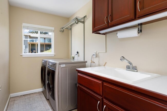 Building Photo - Stunning View Home In Oak Harbor! Availabl...