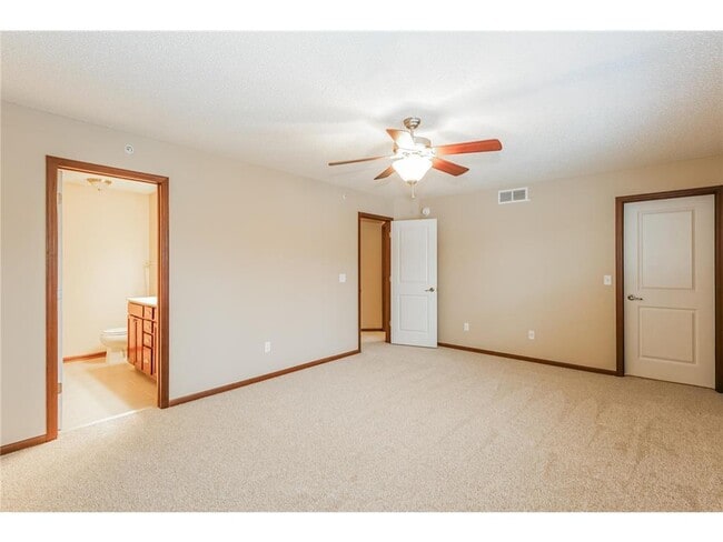 Building Photo - 15640 60th Ave N