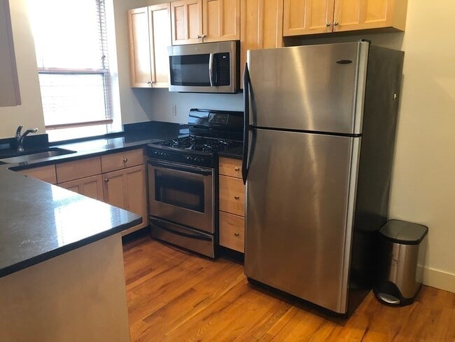 Building Photo - 85 Park Dr