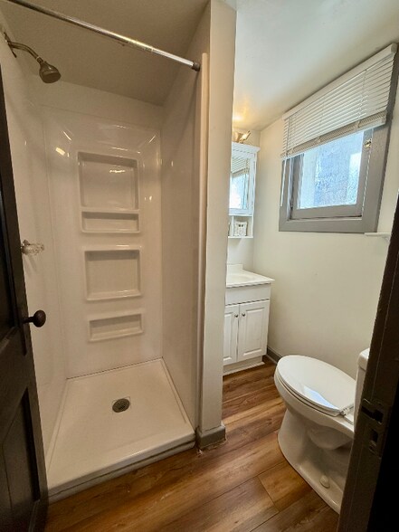 Building Photo - 327 Euclid Ave