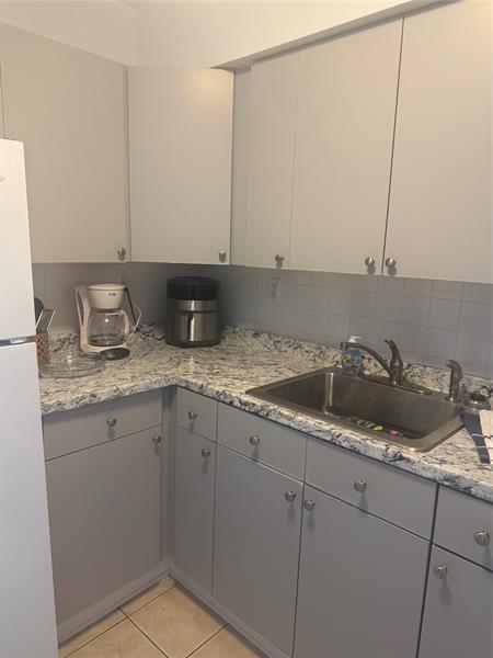 Building Photo - 1107 NW 4th Ave