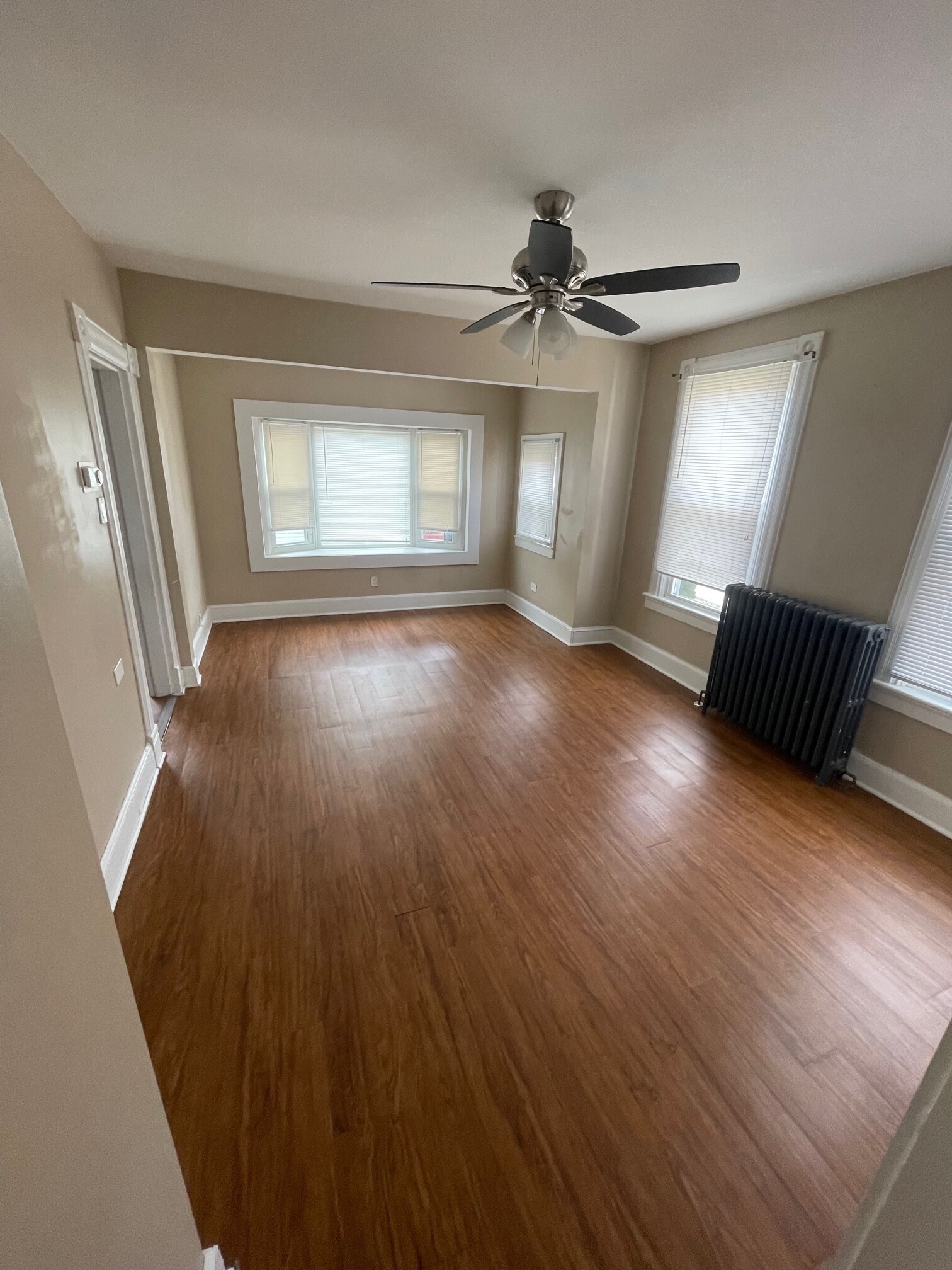 Building Photo - 49 Vine St