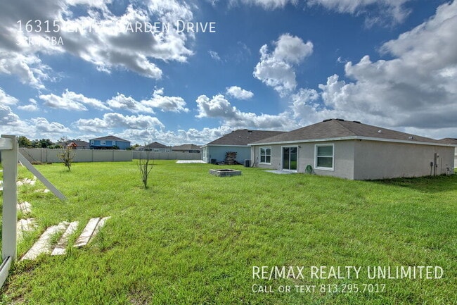 Building Photo - 16315 Little Garden Dr
