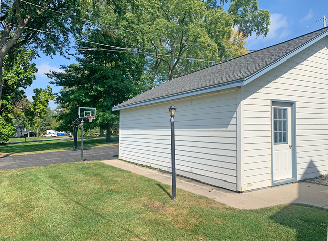 Building Photo - 26855 Kopmeier Dr