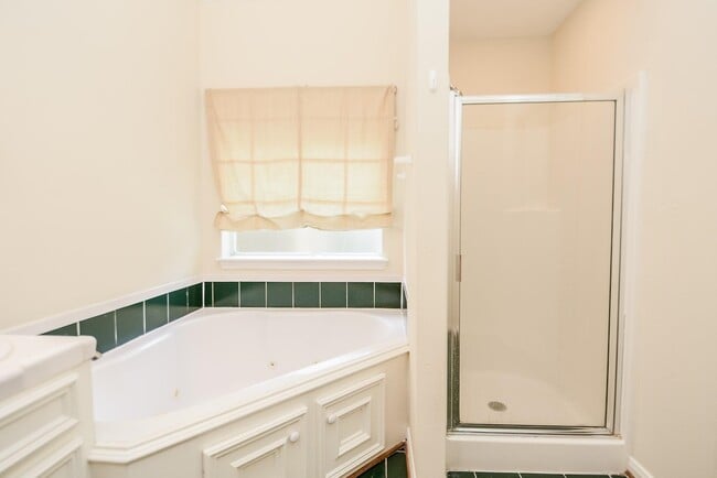 Building Photo - 21807 Windsor Castle Dr