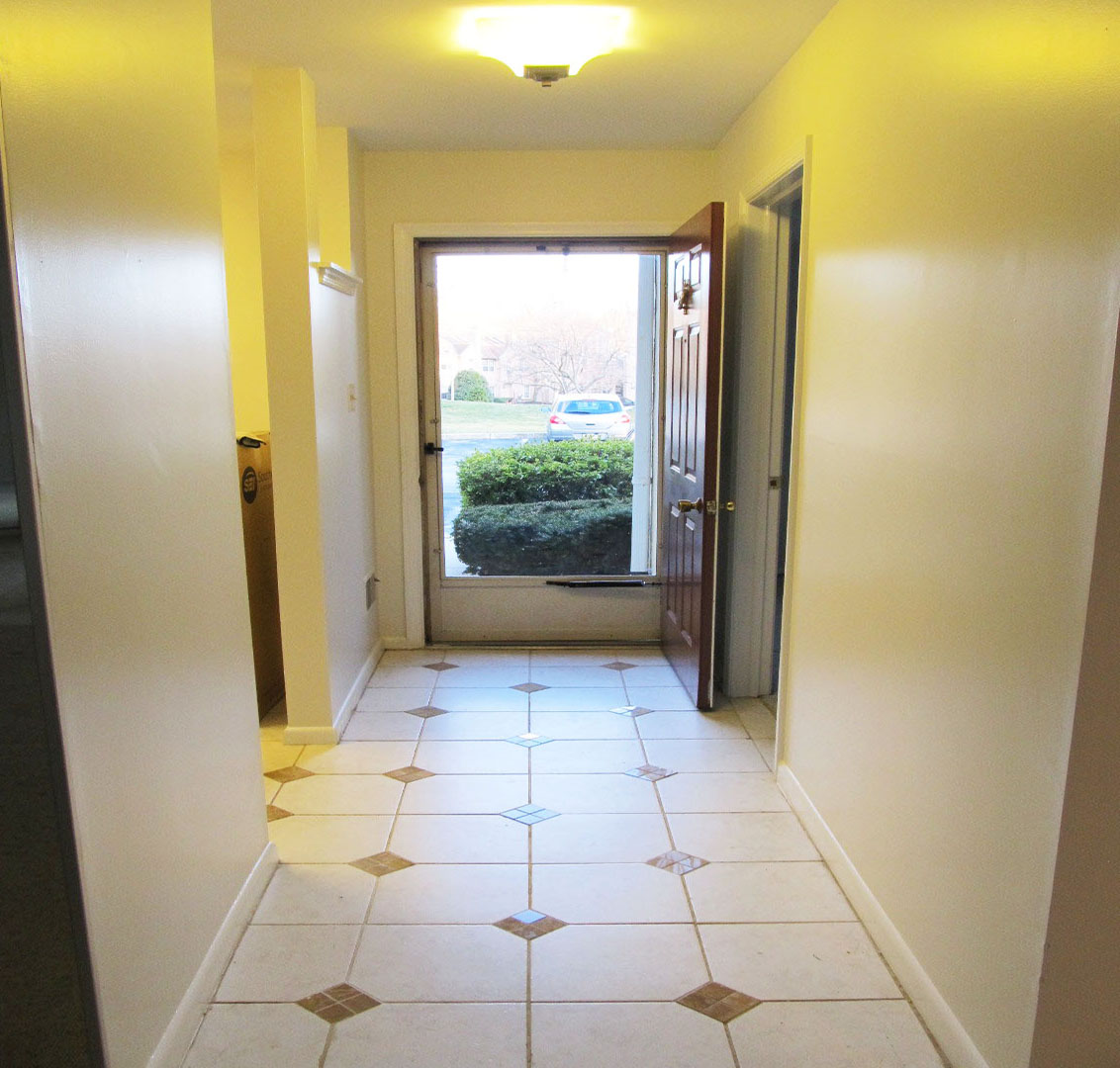 Entrance Hall - 107 Valley Stream Cir