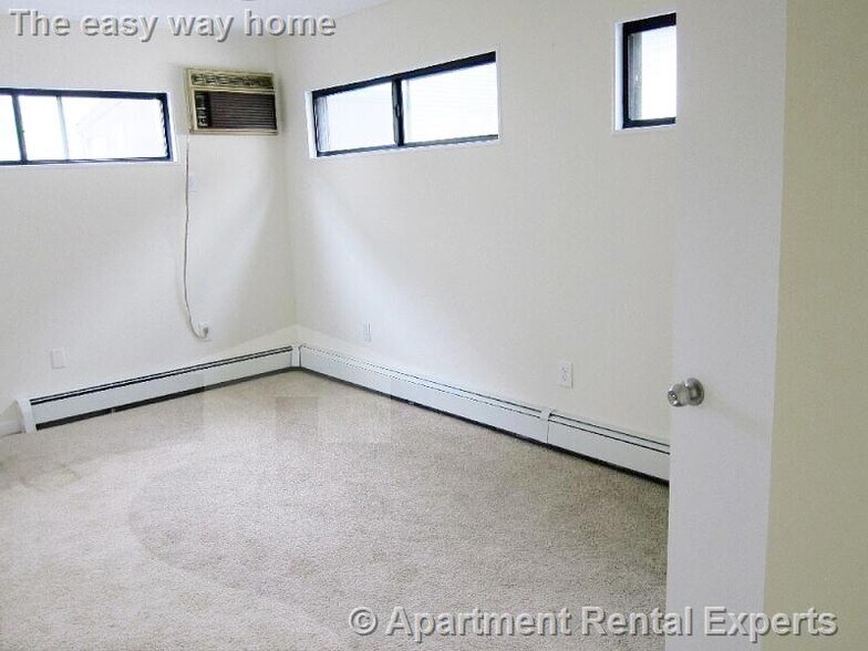 Building Photo - 19 Wesley St