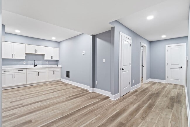 Building Photo - Stunning Fully Renovated Home in the Heart of Historic Oakland City