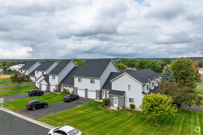 Building Photo - River Bend Townhomes