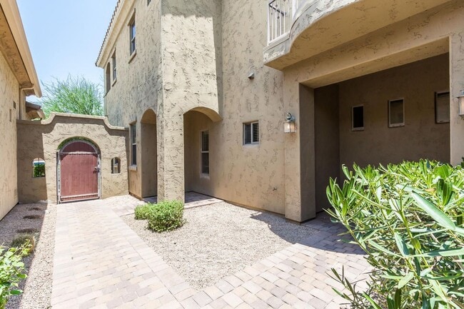 Building Photo - Beautiful Palm Valley Golf Course Home with Casita