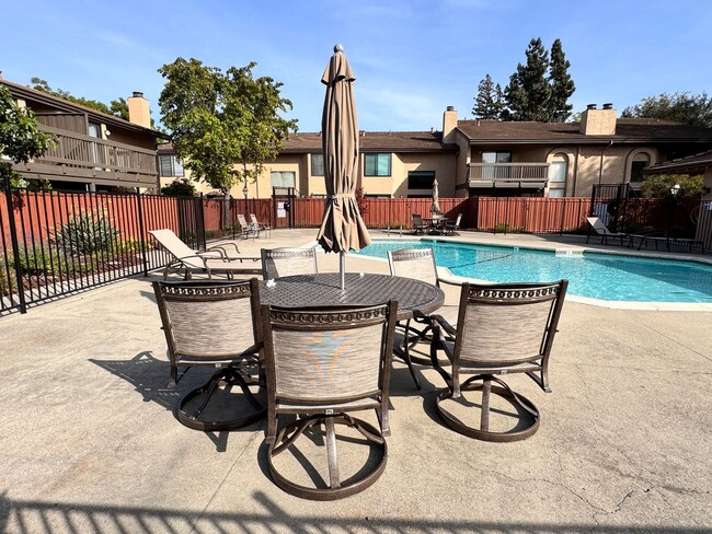 Building Photo - Move In Ready! Fremont 3 beds 2 baths Near Niles Canyon and Mission