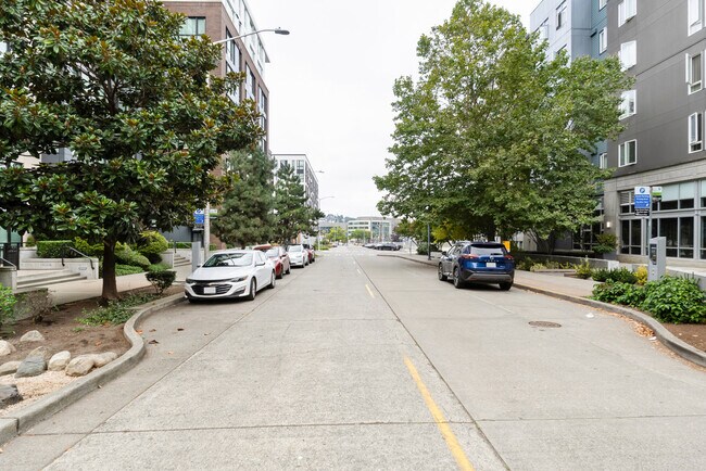 Building Photo - 101 Taylor Ave N