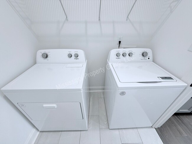 Building Photo - 4BR/4.5BA For Rent