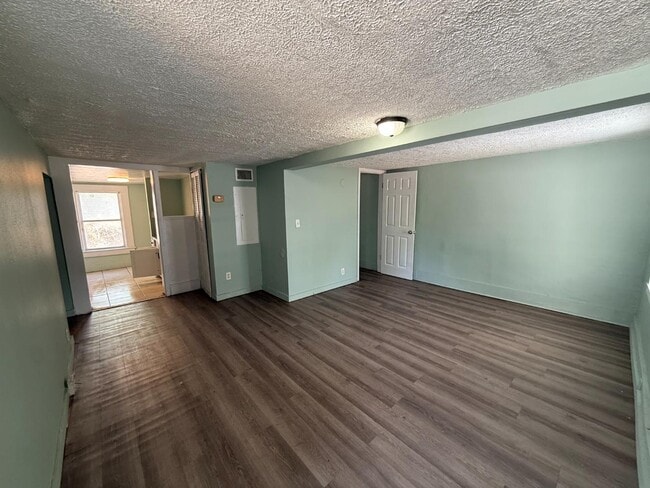 Building Photo - 750 Escambia St