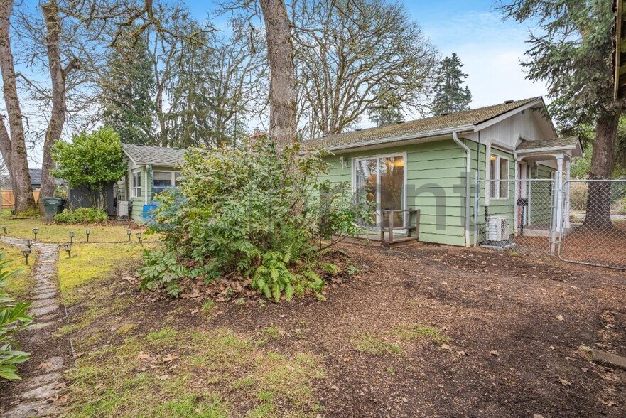 Building Photo - 1865 Brookside Ave NW