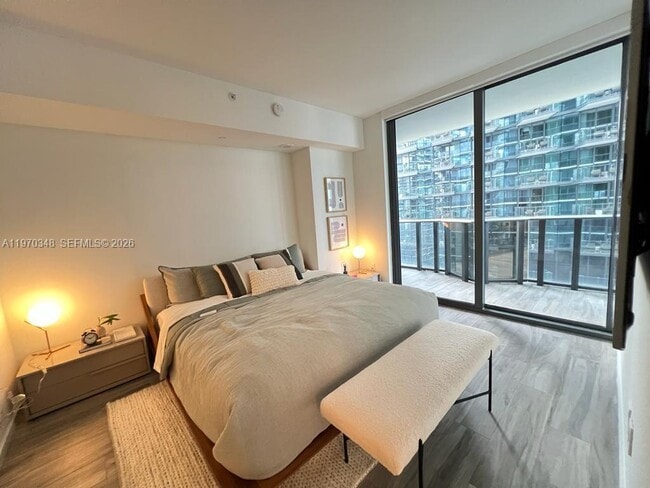 Building Photo - 801 S Miami Ave