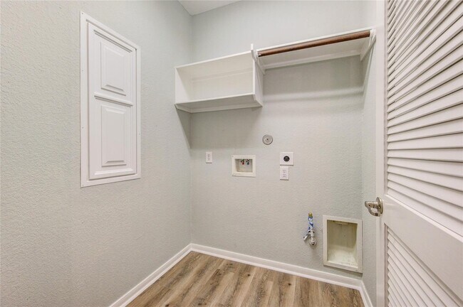 Building Photo - 25419 Hall Meadow Ln