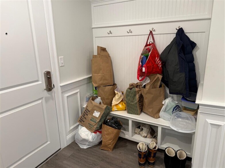 Building Photo - 320 Middlesex Ave