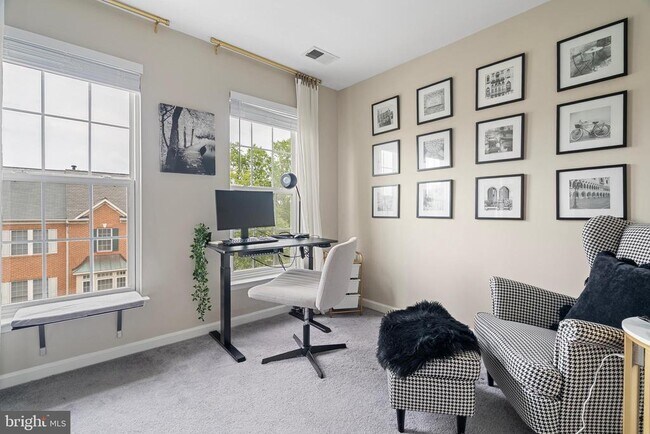 Building Photo - 5804 Summers Grove Rd