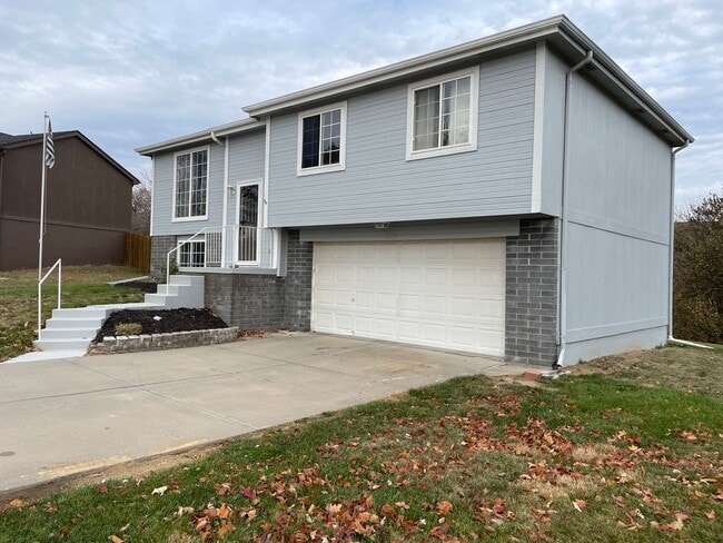 Building Photo - Beautiful Home in Bellevue for Rent!!!