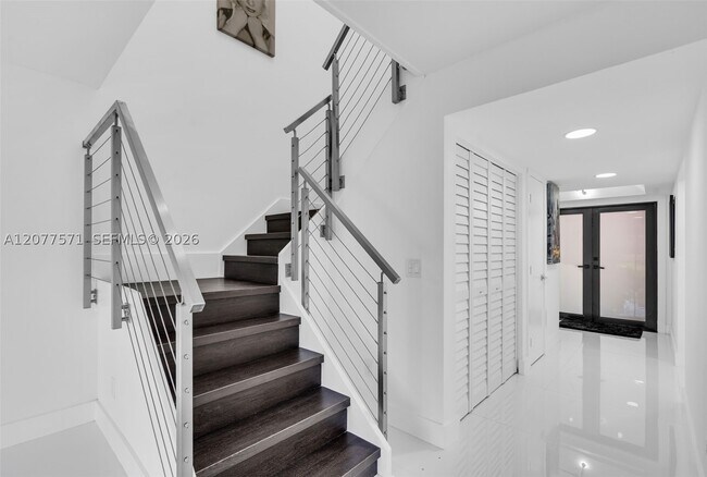 Building Photo - 3843 Alcantara Ave