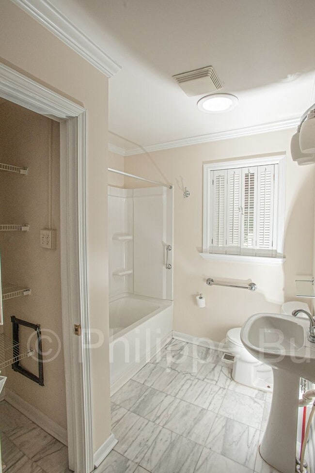 Building Photo - Charming 3-Bedroom Home for Rent in Durham...