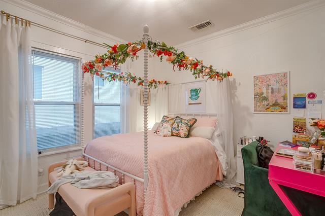 Building Photo - 2544 S University Dr